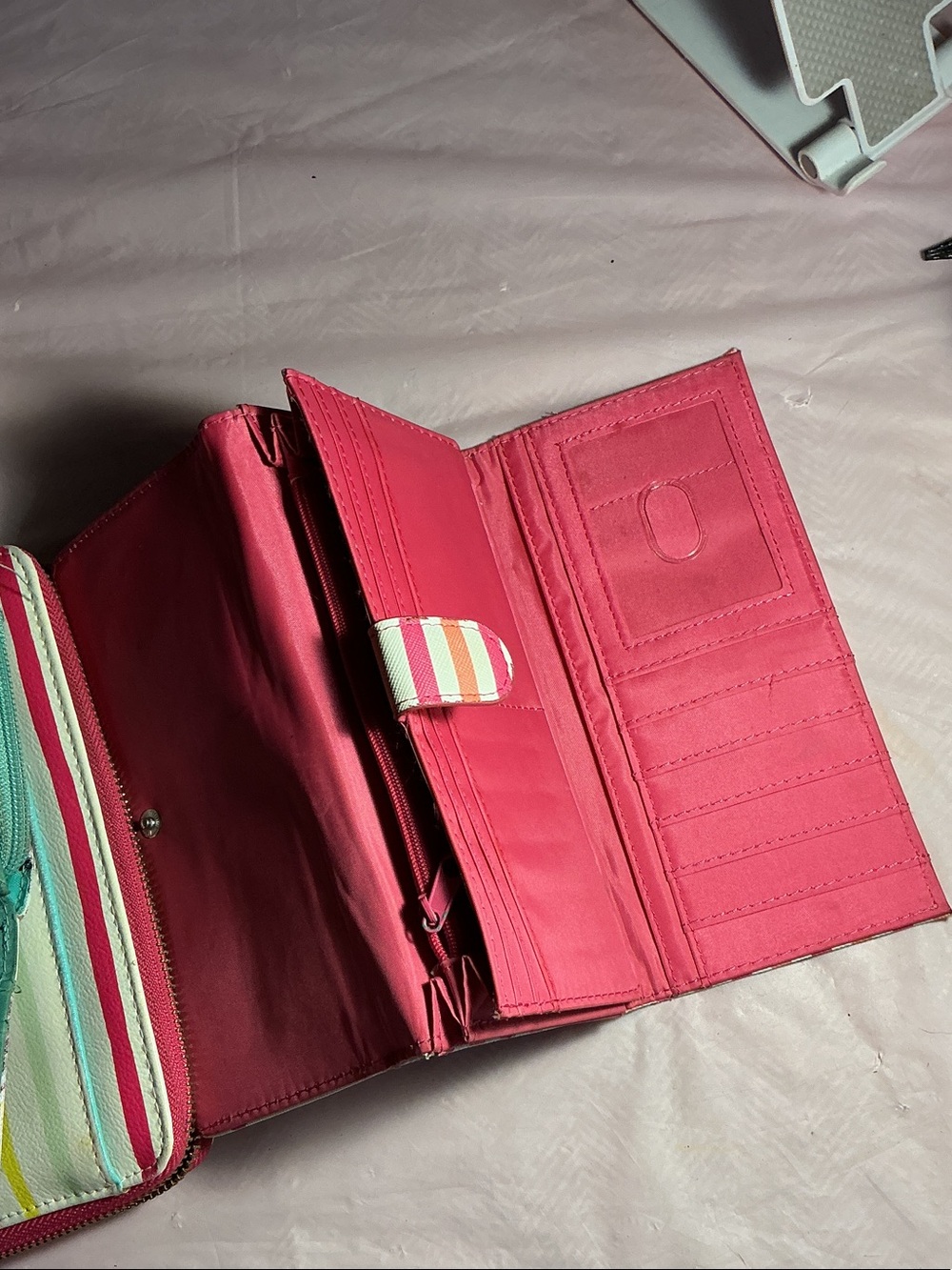 Floral Mint Trifold Wallet with Pink Accents - Unbranded - Picture 8 of 15